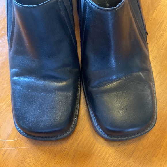 White Mountain Black Leather Heels Jackie 7M EUC - Picture 5 of 6